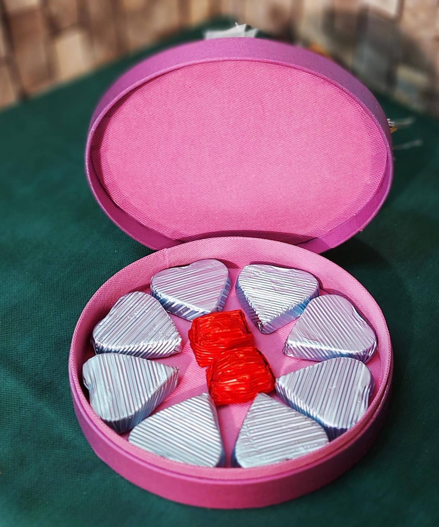 Dekoratif Kutuda Schöne Spesiyal Çikolata12ÇikolataAnkara Çiçek